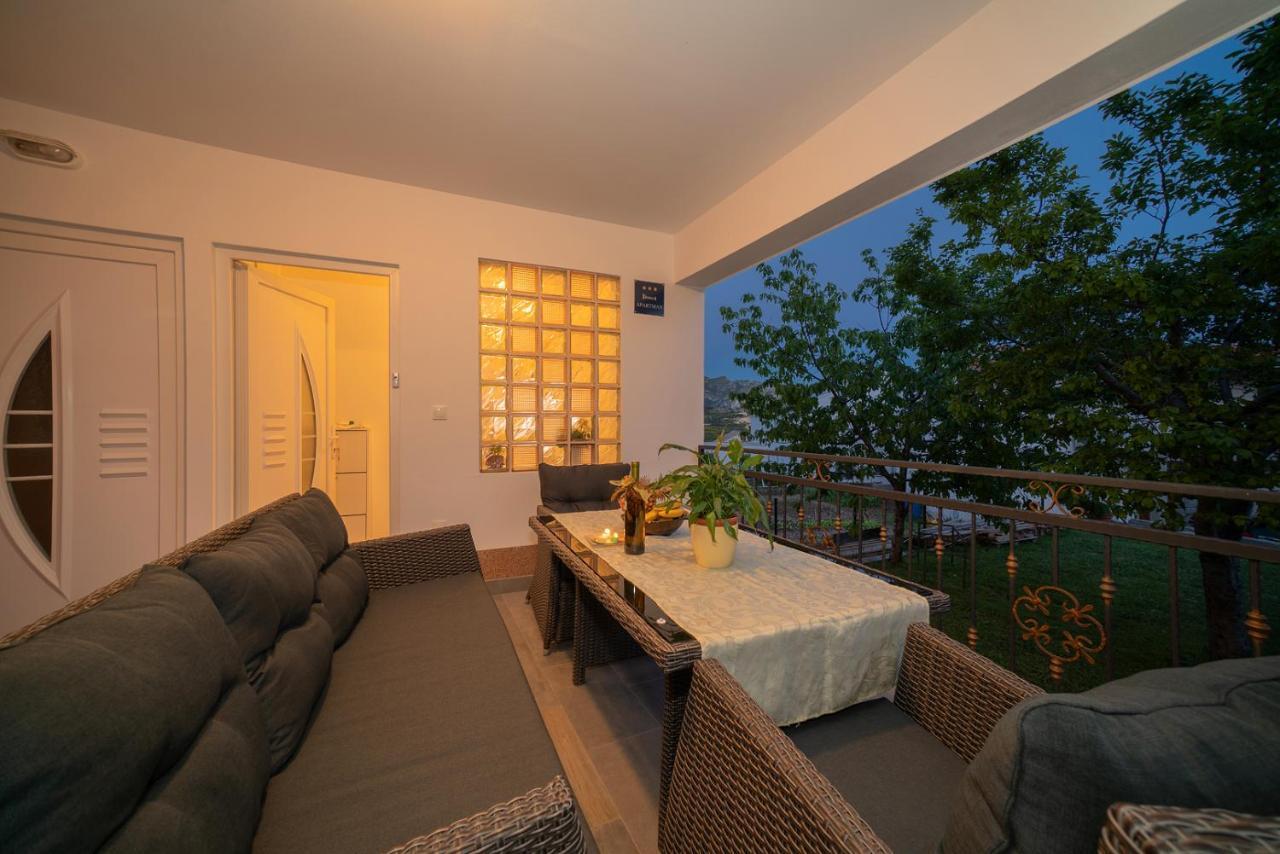 Apartman Karla Solin Exterior foto