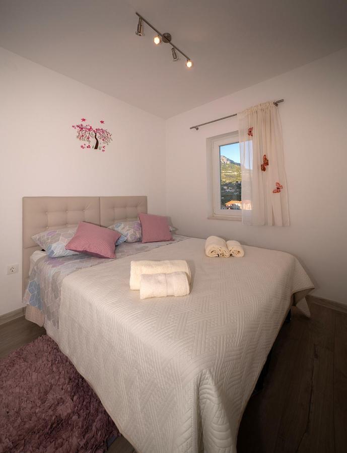 Apartman Karla Solin Exterior foto