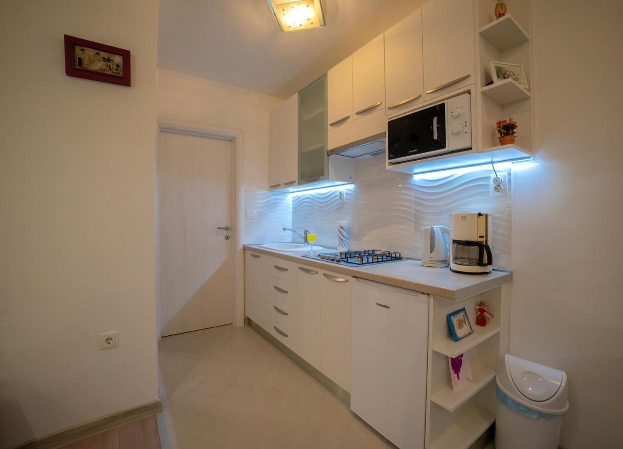 Apartman Karla Solin Exterior foto